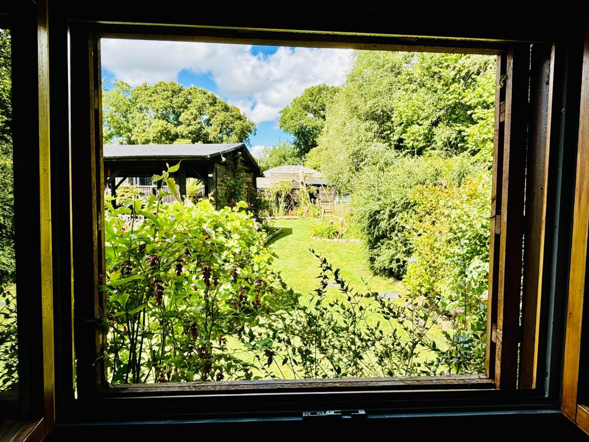 Hideaway Apartment Lytchett Matravers Екстериор снимка
