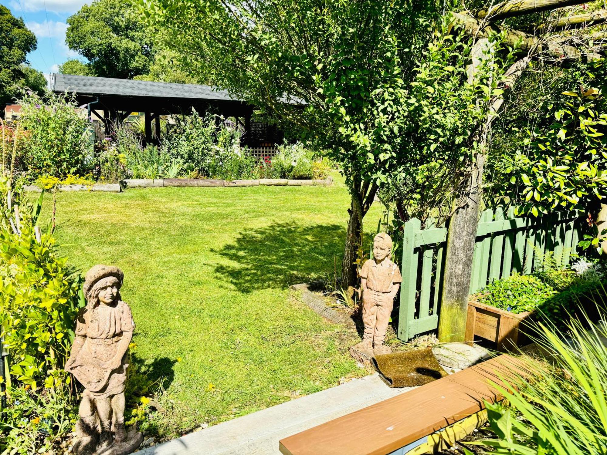 Hideaway Apartment Lytchett Matravers Екстериор снимка