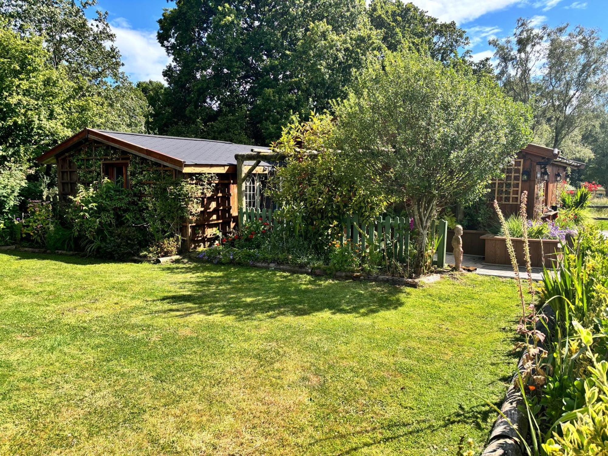 Hideaway Apartment Lytchett Matravers Екстериор снимка