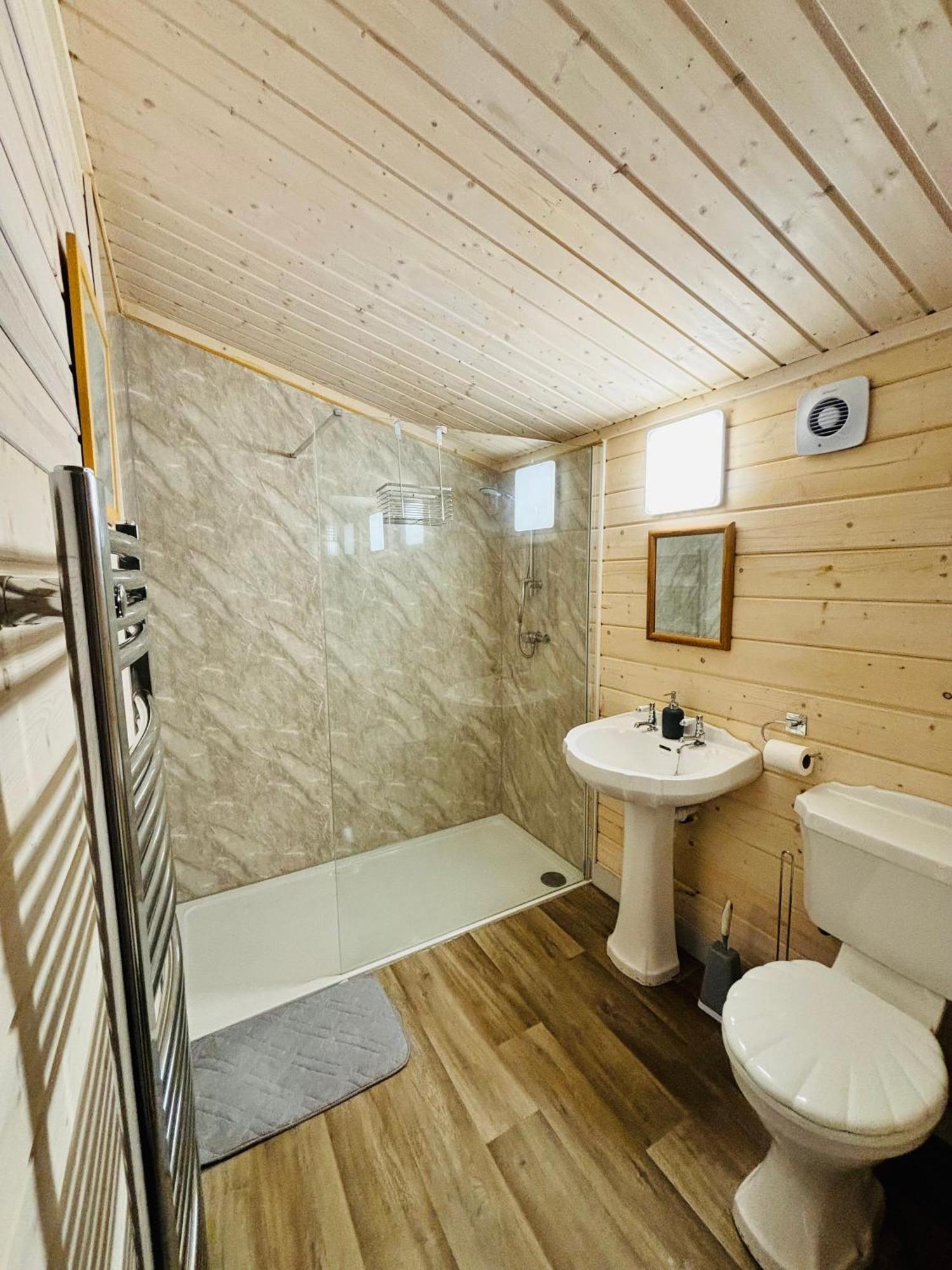 Hideaway Apartment Lytchett Matravers Екстериор снимка