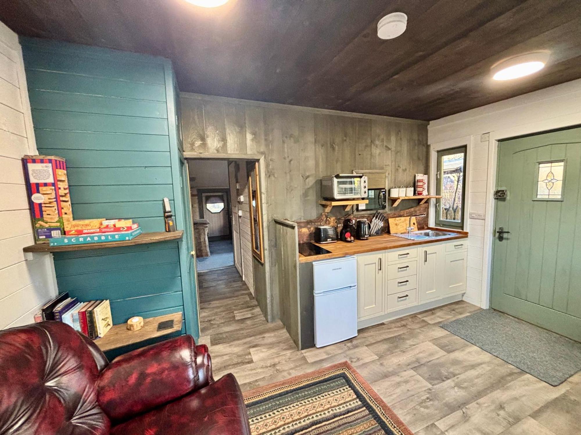 Hideaway Apartment Lytchett Matravers Екстериор снимка