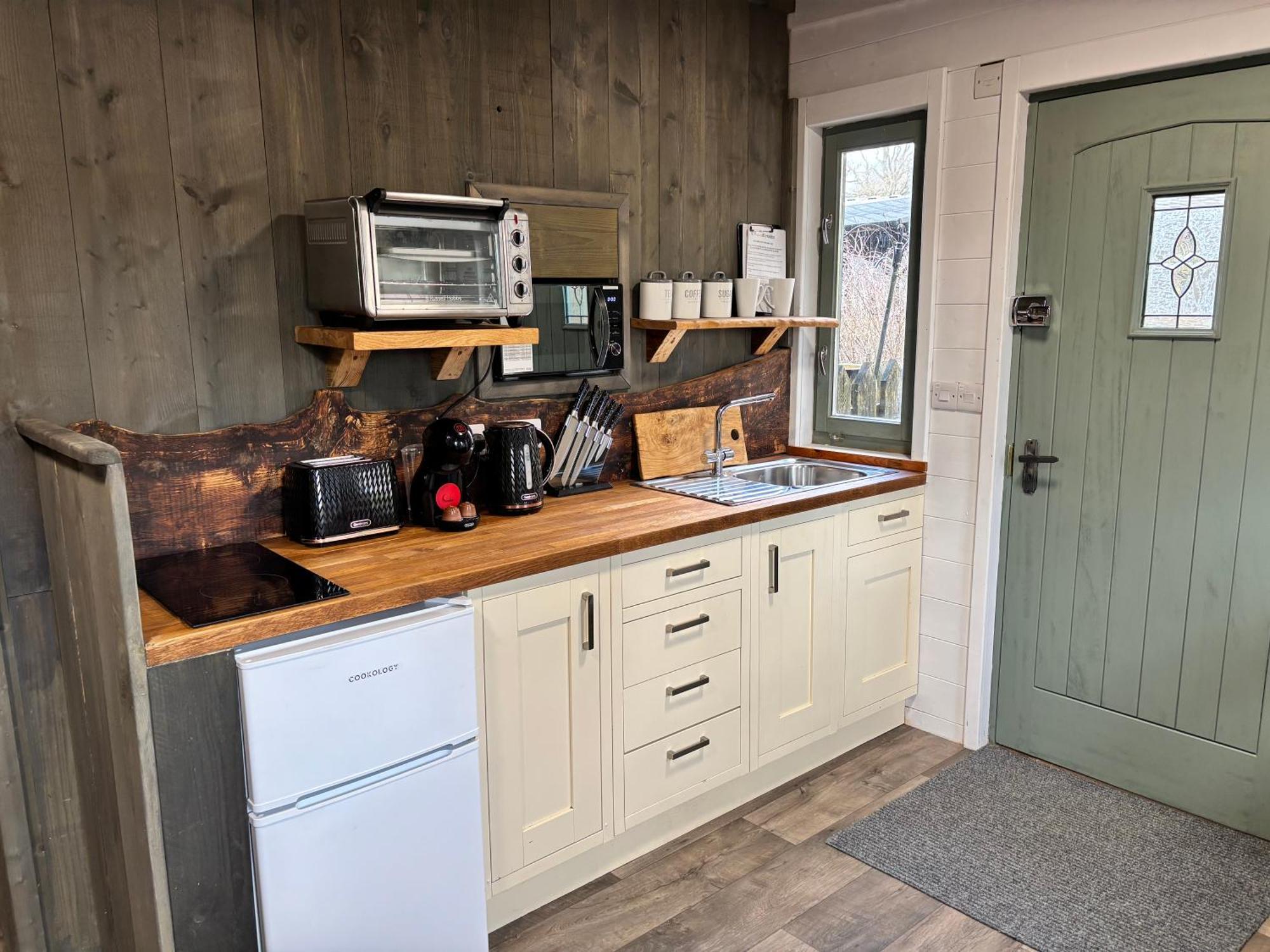 Hideaway Apartment Lytchett Matravers Екстериор снимка